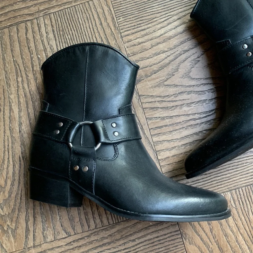 NEW black leather western Booties - Picture 3 of 6